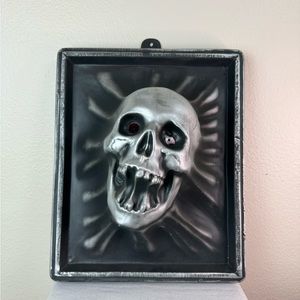 Dark Illusions R. Marino Vintage 94 3D Skull Strobe Wall  Hanging “Fright Light”